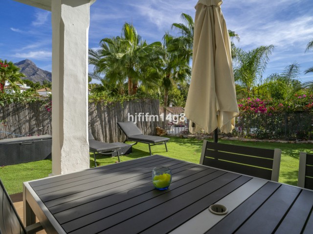 2 Soveroms Leilighet i Nueva Andalucía