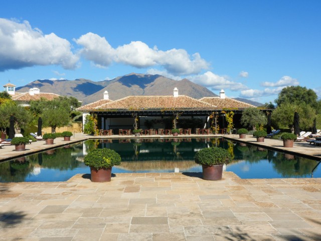 Villa avec 4 Chambres  à Casares