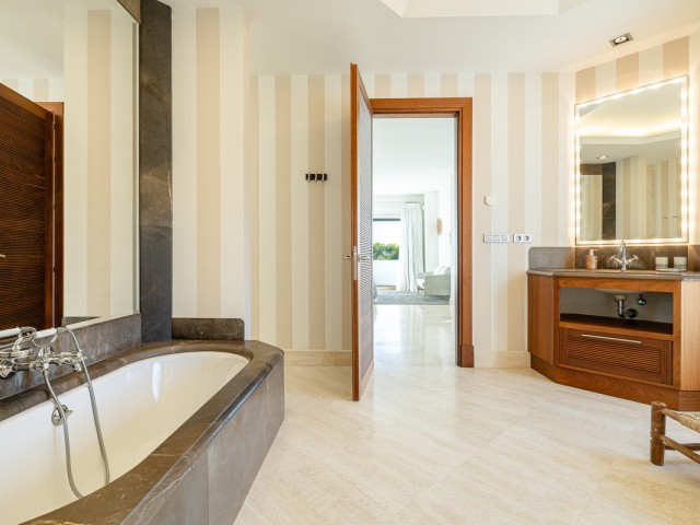 Villa avec 4 Chambres  à Casares