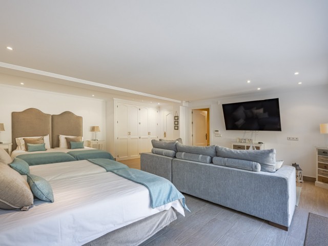 5 Soveroms Villa i Benahavís