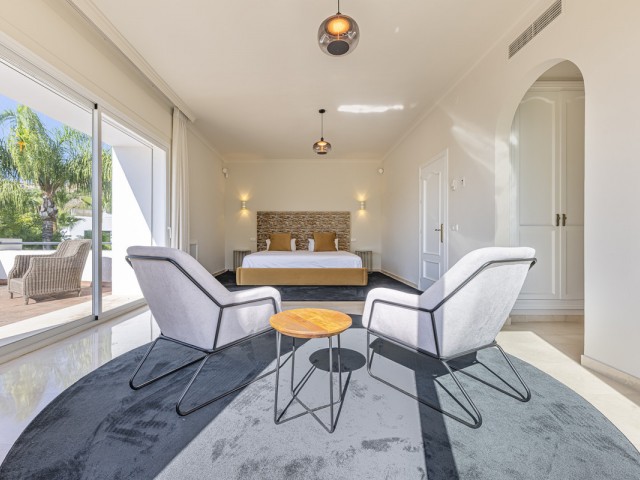 5 Soveroms Villa i Benahavís