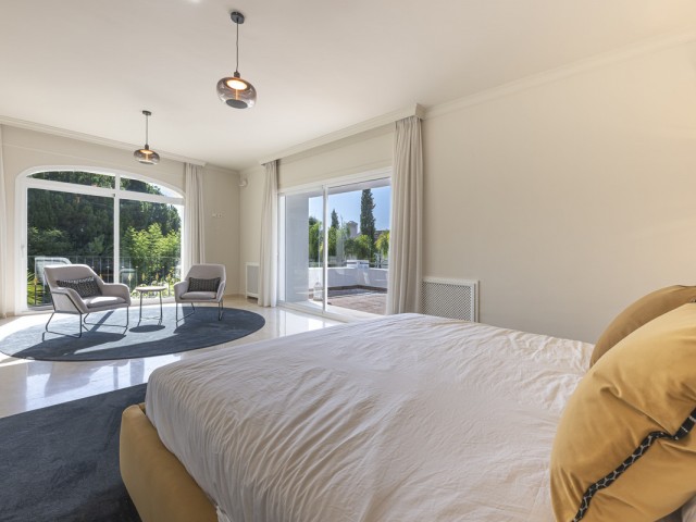 5 Soveroms Villa i Benahavís