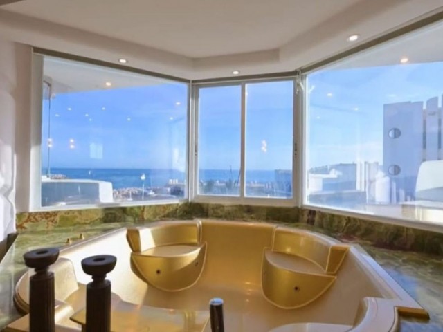 4 Bedrooms Apartment in Benalmadena Costa