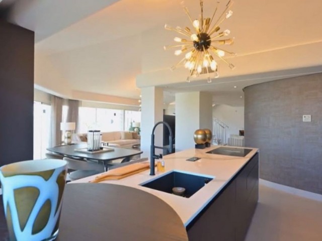 4 Bedrooms Apartment in Benalmadena Costa