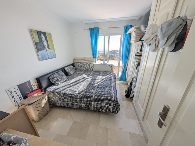 Ático con 2 Dormitorios  en Calahonda