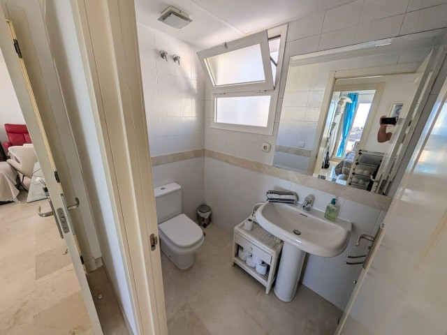 Ático con 2 Dormitorios  en Calahonda