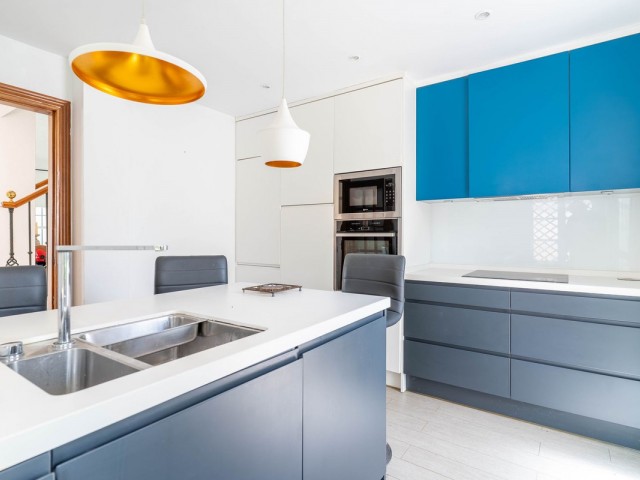 3 Schlafzimmer Reihenhaus in Nueva Andalucía