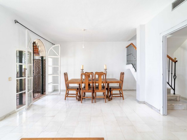 3 Schlafzimmer Reihenhaus in Nueva Andalucía