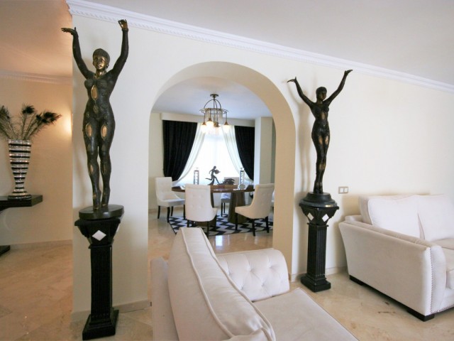 Penthouse in Guadalmina Alta