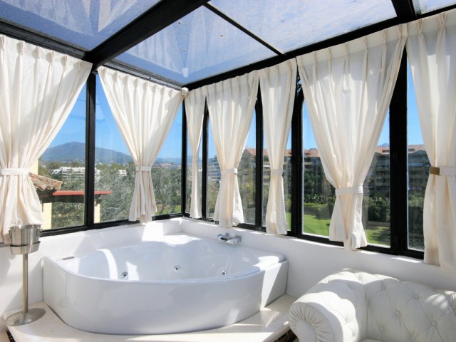 Penthouse in Guadalmina Alta