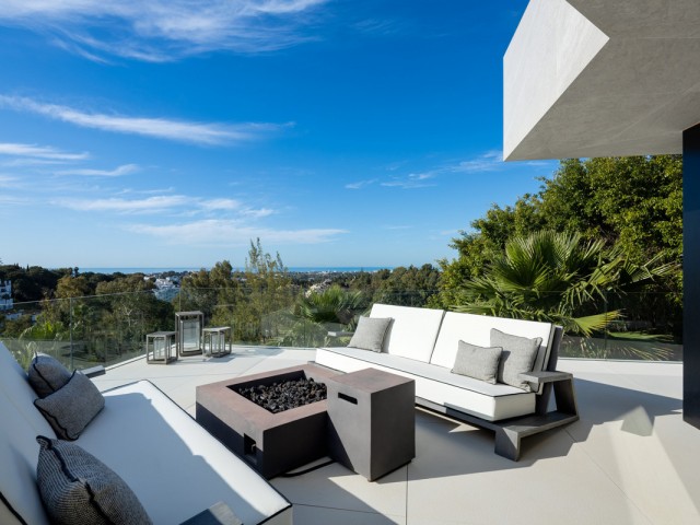 5 Bedrooms Villa in Benahavís