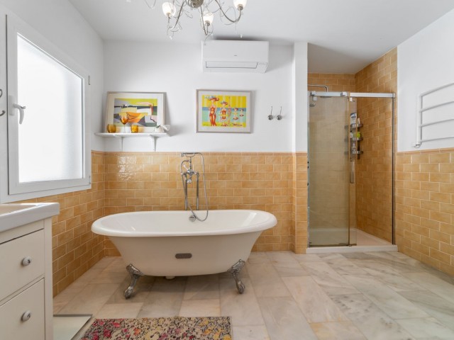 4 Bedrooms Villa in Sierrezuela