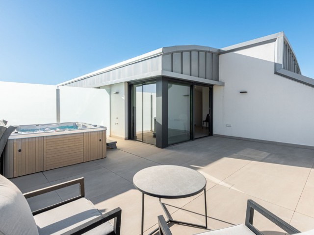 Apartamento con 2 Dormitorios  en Carvajal