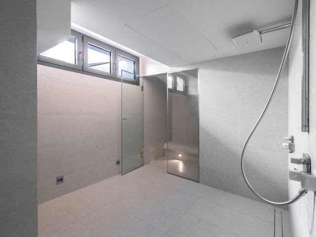 Villa avec 6 Chambres  à Costabella