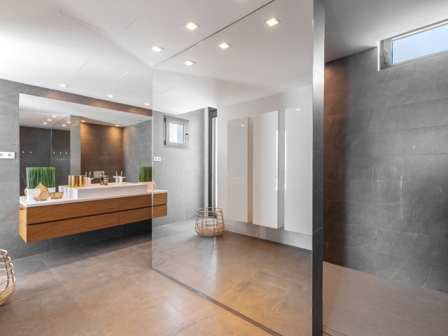 6 Schlafzimmer Villa in Costabella