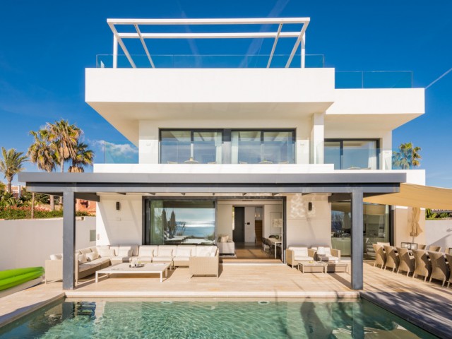 Villa avec 6 Chambres  à Costabella