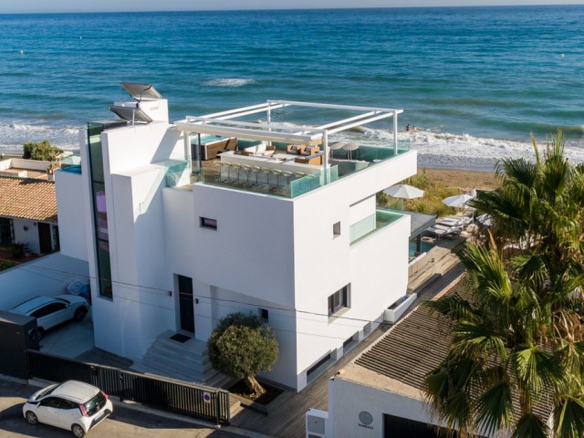 Villa avec 6 Chambres  à Costabella