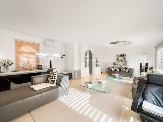 4 Slaapkamer Villa in El Chaparral