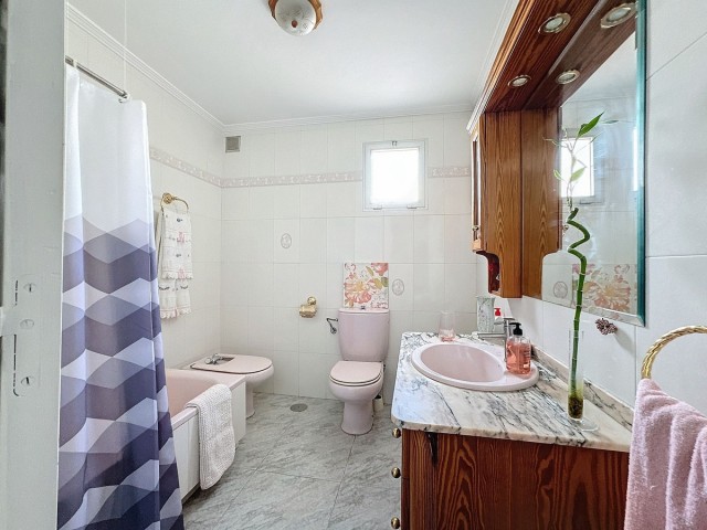 5 Soveroms Villa i Estepona