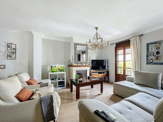 5 Bedrooms Villa in Estepona