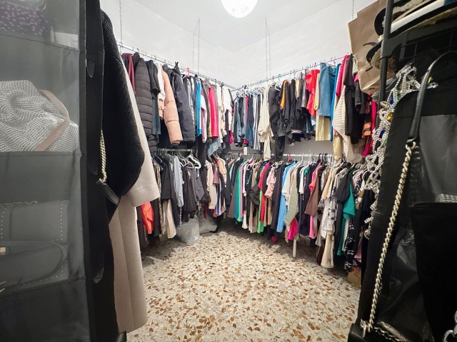 5 Bedrooms Villa in Estepona