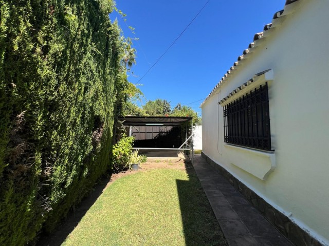 4 Soveroms Villa i Estepona