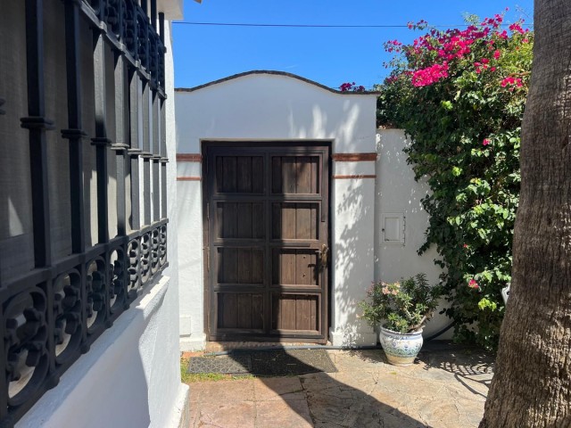 4 Soveroms Villa i Estepona