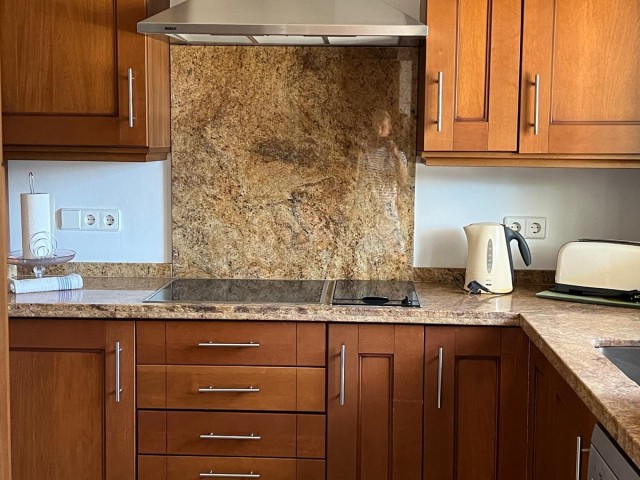 Villa con 4 Dormitorios  en Estepona