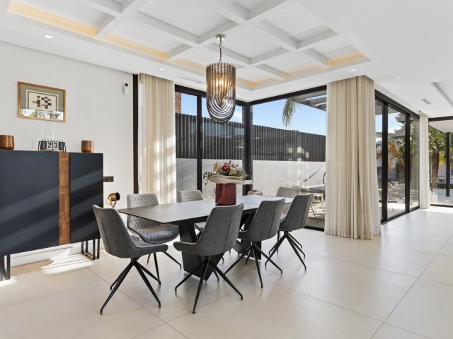 Villa, San Pedro de Alcántara, R5182645