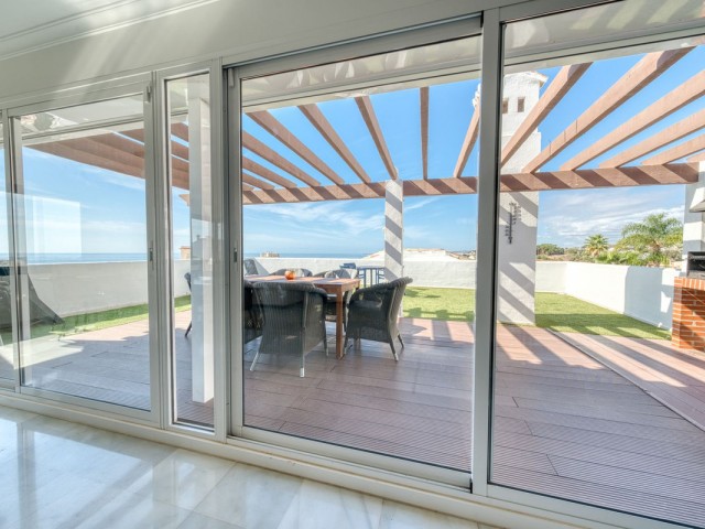 Ático con 4 Dormitorios  en Torrequebrada