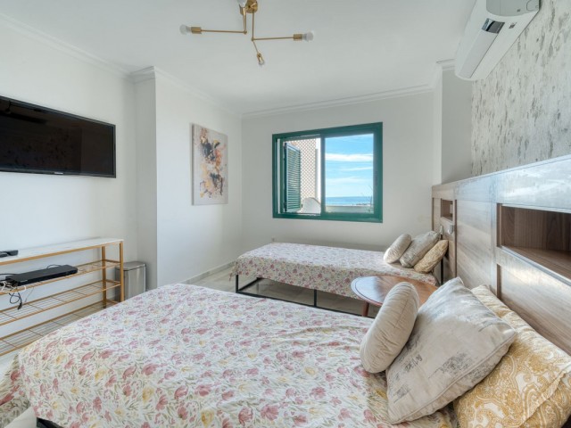 Ático con 4 Dormitorios  en Torrequebrada