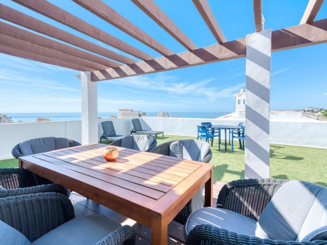 Ático con 4 Dormitorios  en Torrequebrada