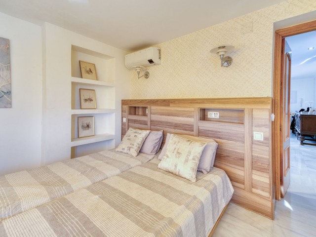 Ático con 4 Dormitorios  en Torrequebrada