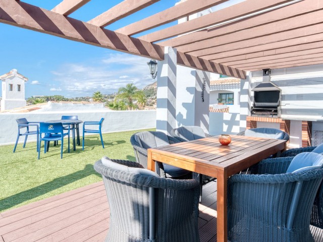 Ático con 4 Dormitorios  en Torrequebrada