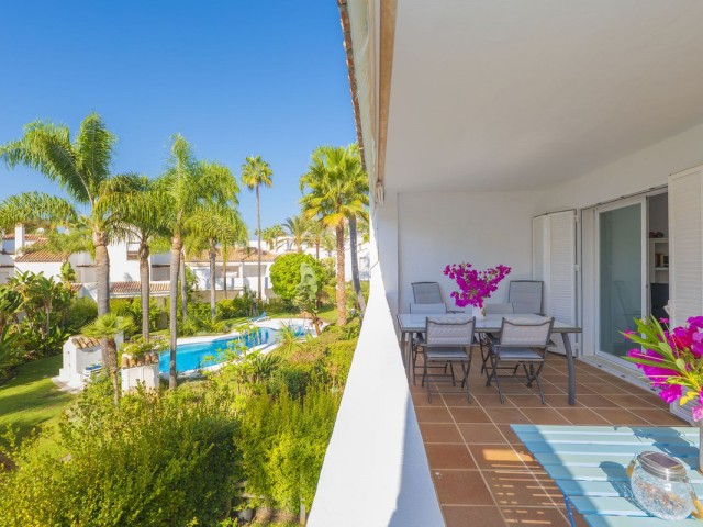 3 Slaapkamer Rijtjeshuis in Bahía de Marbella