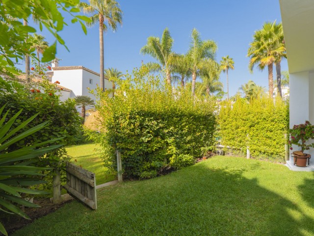 3 Slaapkamer Rijtjeshuis in Bahía de Marbella