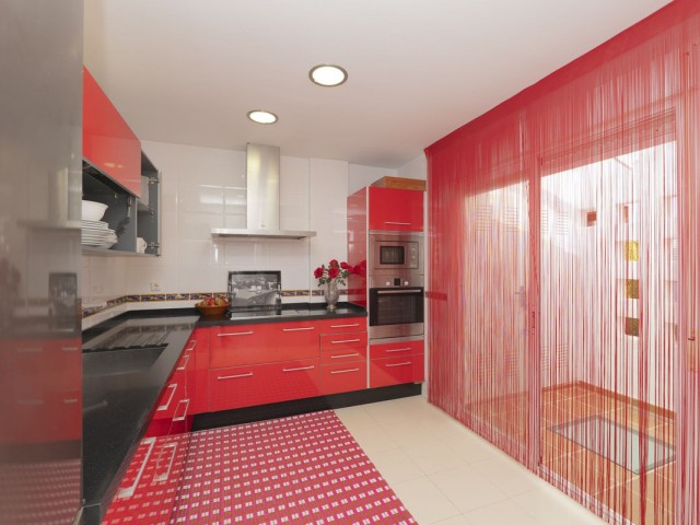 3 Slaapkamer Rijtjeshuis in Bahía de Marbella