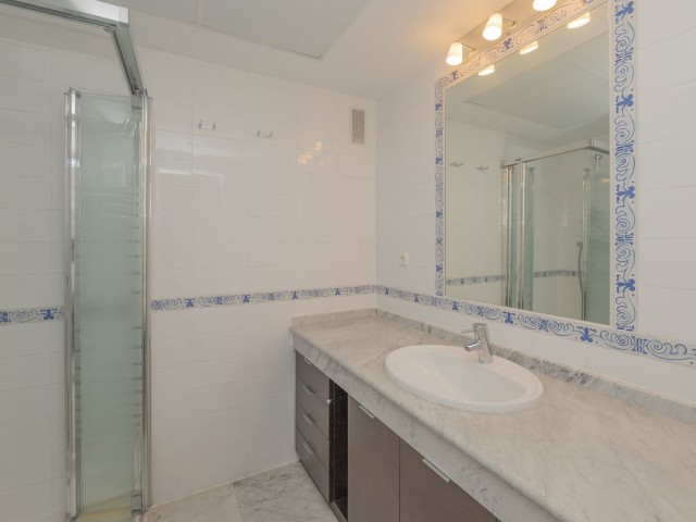 3 Slaapkamer Rijtjeshuis in Bahía de Marbella