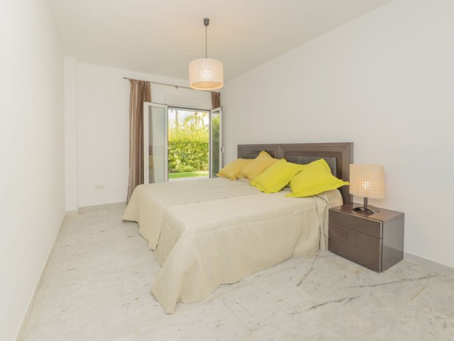 Adosado con 3 Dormitorios  en Bahía de Marbella