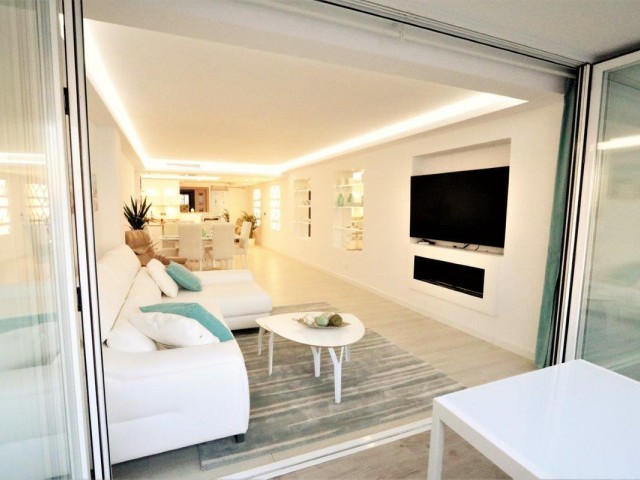 Apartamento con 4 Dormitorios  en Fuengirola