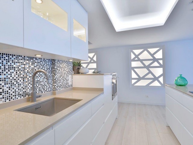 Apartamento con 4 Dormitorios  en Fuengirola