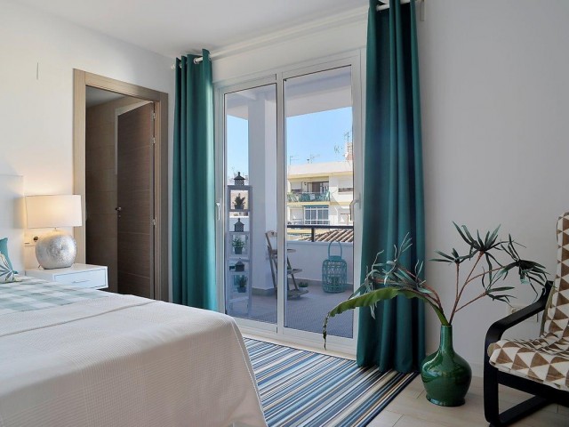 Apartamento con 4 Dormitorios  en Fuengirola