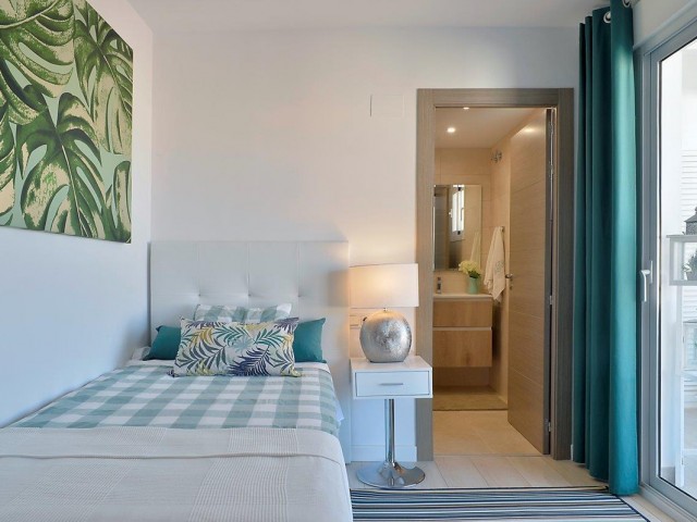 Apartamento con 4 Dormitorios  en Fuengirola