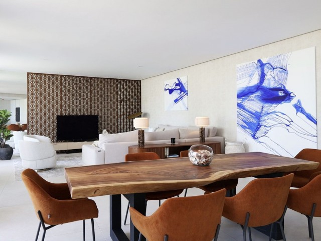 Apartamento con 4 Dormitorios  en Estepona