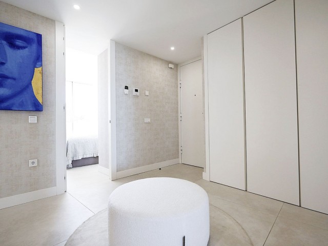 Apartamento con 4 Dormitorios  en Estepona