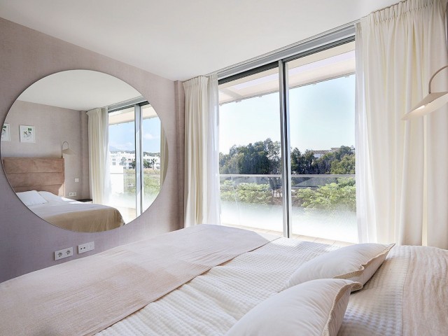 Apartamento con 4 Dormitorios  en Estepona