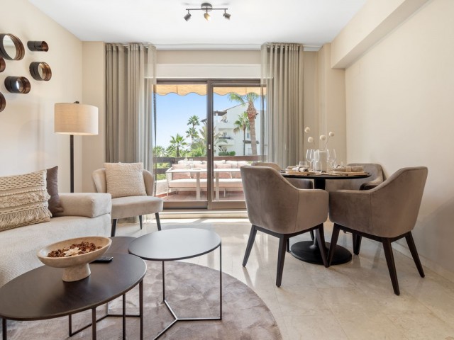 Apartamento con 2 Dormitorios  en Estepona