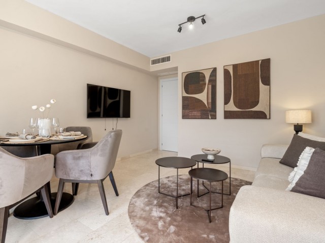 Apartamento con 2 Dormitorios  en Estepona