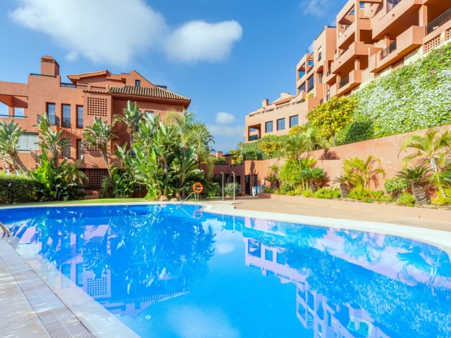 2 Bedrooms Apartment in Calahonda