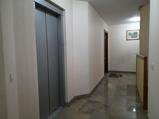 Appartement avec 4 Chambres  à Málaga